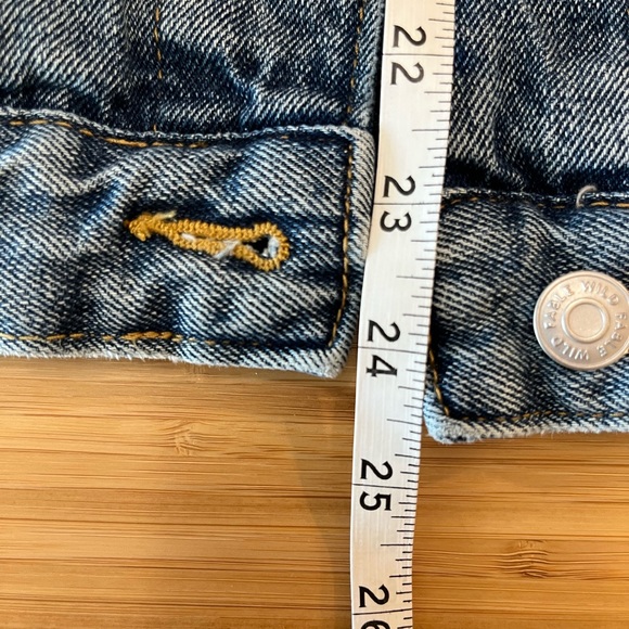 Wild Fable Super Oversized Denim Trucker Jacket Sz XS Distressed + Embroidered - Picture 7 of 9